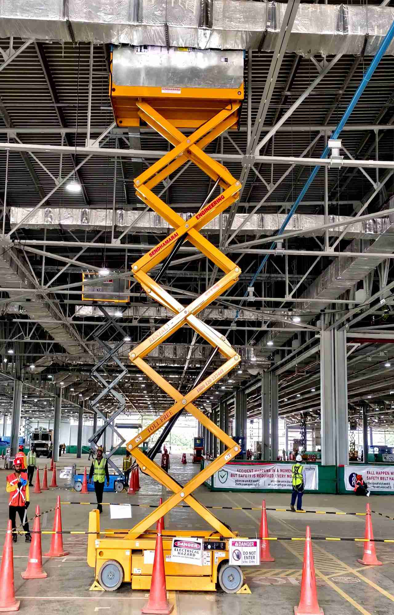 Battery Scissor lift Rental