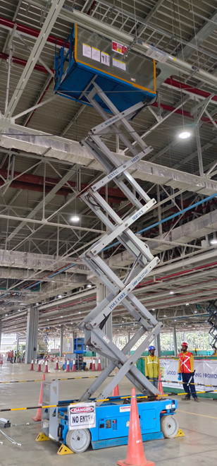 Battery Scissor Lift Rental